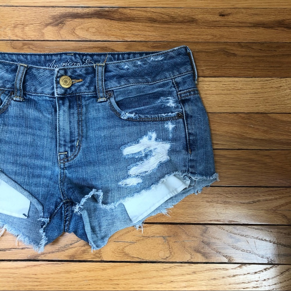 AEO Distressed Ripped cut off jean shorts - Picture 3 of 6